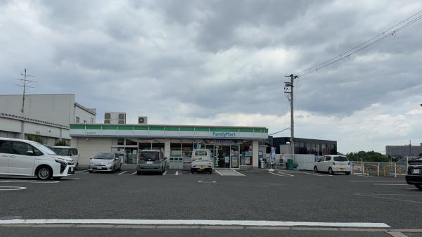 アメニティコーポ(ファミリーマート泉北田園大橋店)