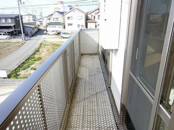 シャーメゾン　コモド