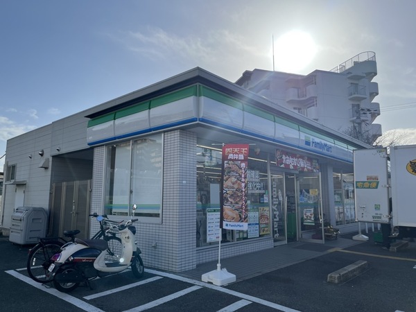 N.pua(ファミリーマート大阪狭山半田店)