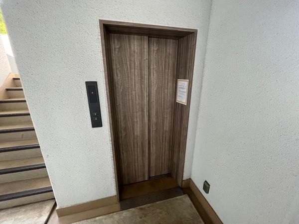 ウエスト　イン　ヒルズ