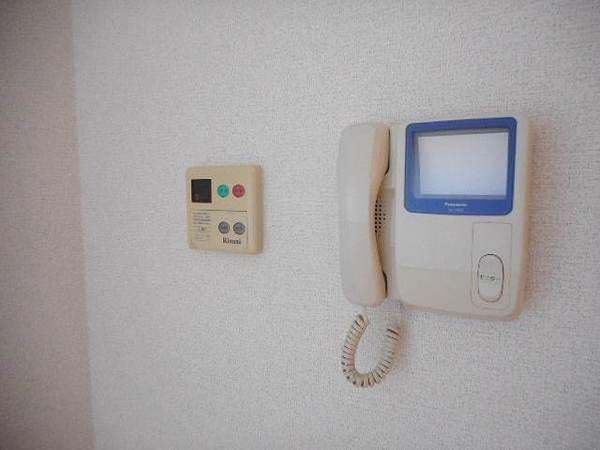 ラルジュウエスト