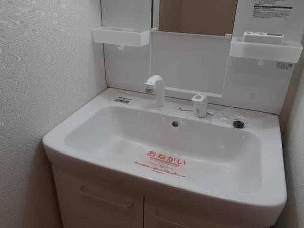 ラルジュウエスト