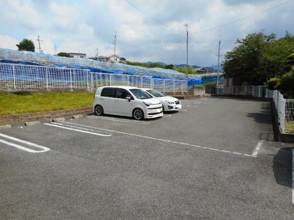 ファシネイション春日２
