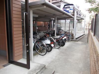 イーストウエノシバ