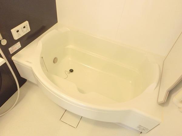 シャーメゾン三宝