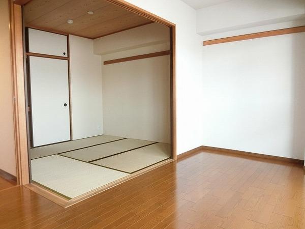 フレア・ブローリー