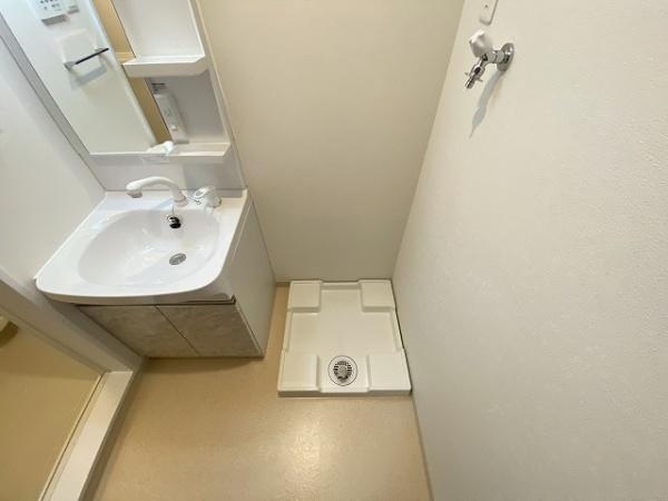 堺市西区浜寺諏訪森町中１丁のアパート