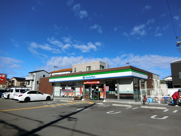 エスト・ヴィラ(EstVilla)(ファミリーマート堺菩提町店)