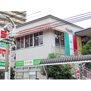 葛飾区鎌倉４丁目のアパート(サイゼリヤ京成小岩店)