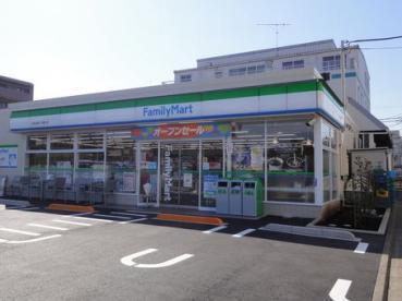 ヴィラ・エルム(ファミリーマート世田谷等々力通り店)