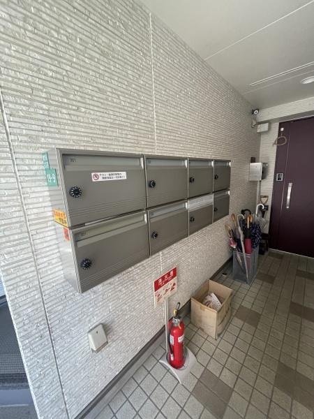 目黒区碑文谷5丁目のアパート(エントランス)