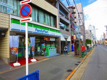 GranDuo上野毛Ⅳ(ファミリーマート玉川台二丁目店)