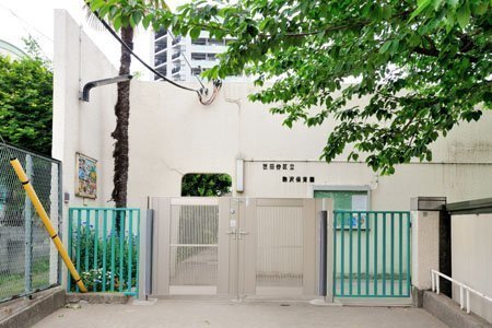 世田谷区駒沢2丁目のマンション(駒沢保育園)