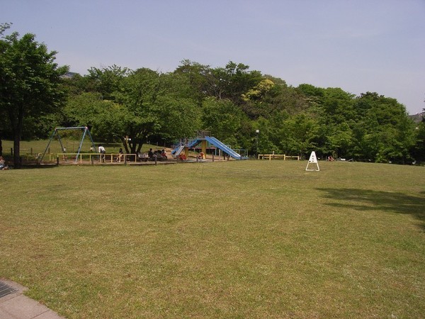 目黒ハイツ(目黒区立菅刈公園)