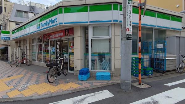 Sアパート(ファミリーマート田園調布2丁目店)