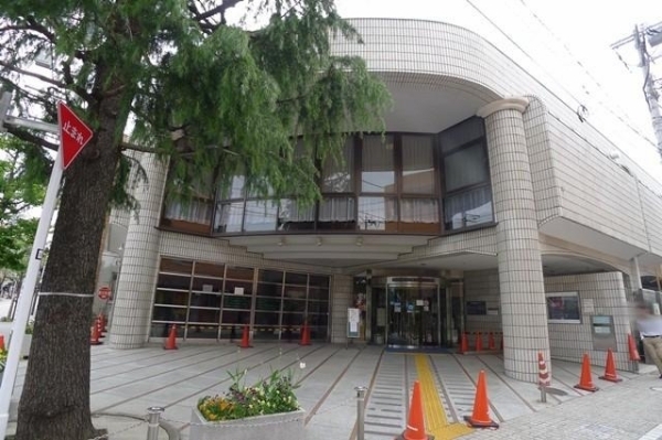 マリーンコーブ等々力(世田谷区立尾山台図書館)
