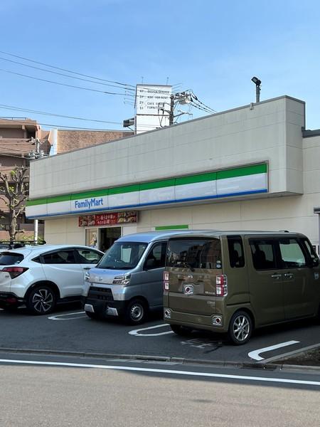ラポール学芸大学(ファミリーマート下馬駒沢通り店)