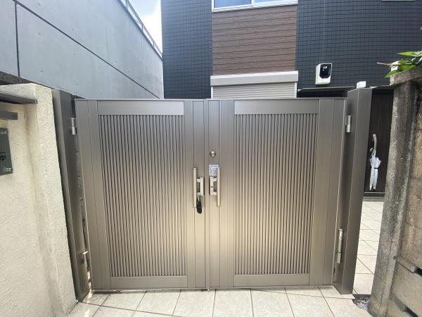 アクシス学芸大学