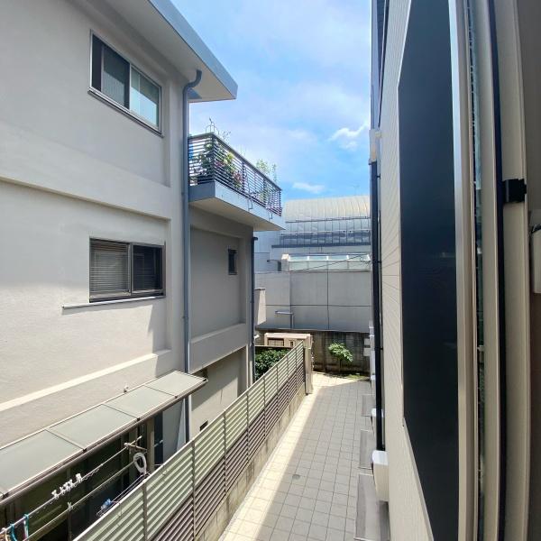 アクシス学芸大学