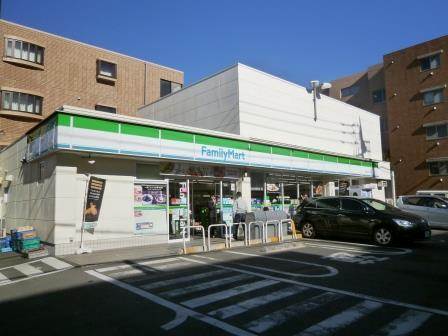 ティブロンコート(ファミリーマート世田谷二丁目店)