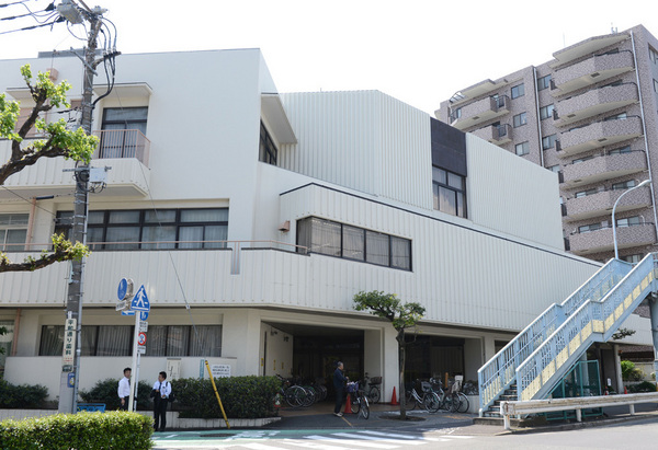 カスタリア目黒鷹番(目黒区立目黒本町図書館)