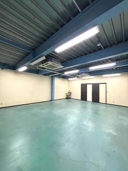 川成新町貸事務所・倉庫1F