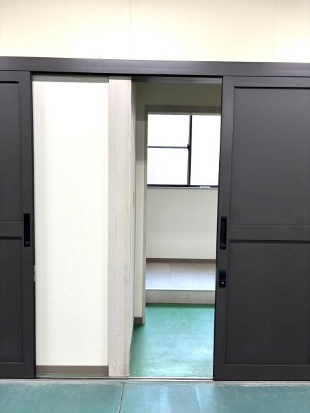川成新町貸事務所・倉庫1F