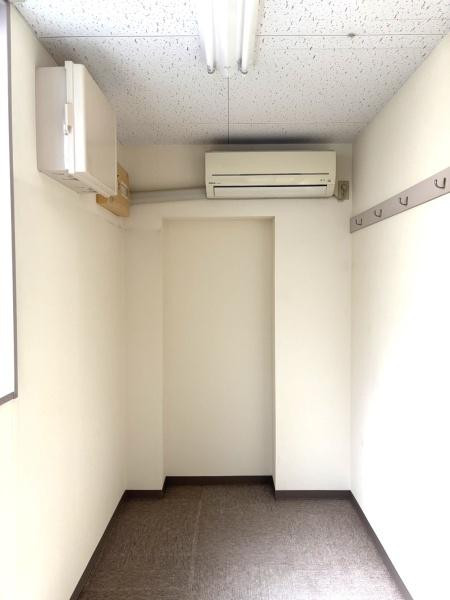 川成新町貸事務所・倉庫1F
