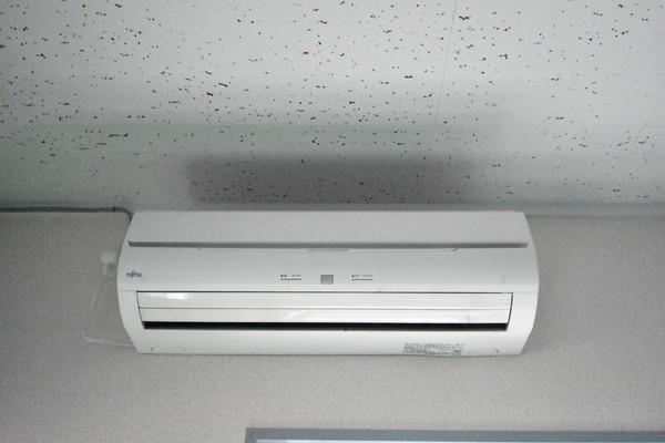 丸文ビル　2F事務所（北側）