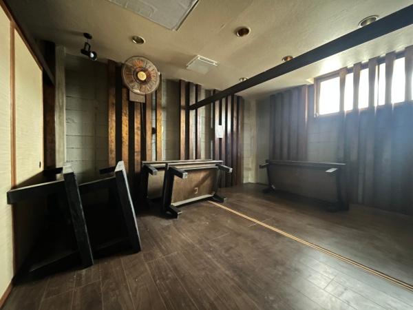 原田ビル　　1階