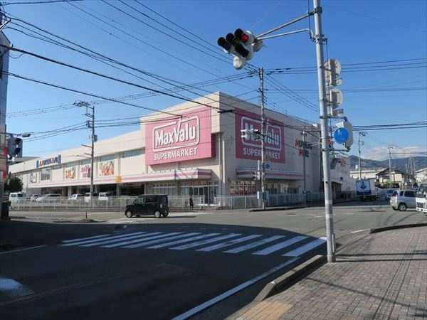 ソレアード　B(マックスバリュ富士八幡町店)