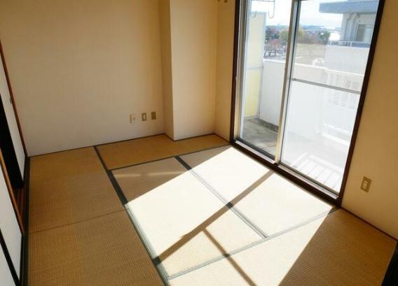 高嶺ツインビルA棟