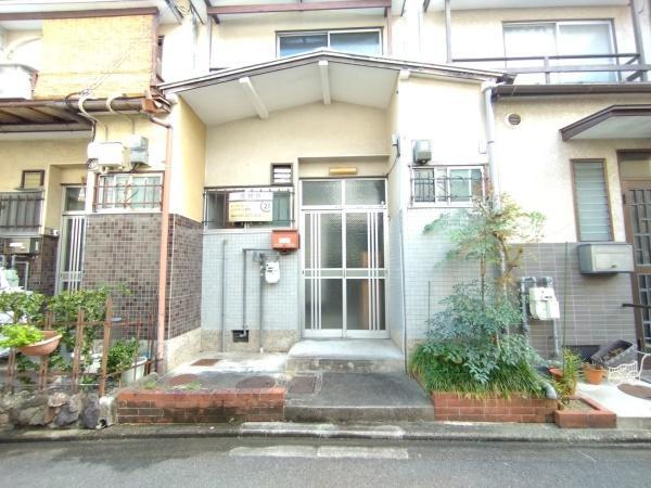 京都市中京区西ノ京馬代町のテラスハウス