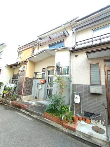京都市中京区西ノ京馬代町のテラスハウス