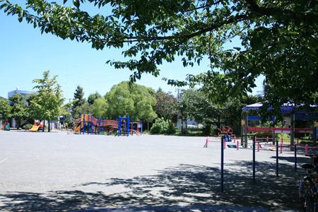 チャップリン(渡田新町公園)