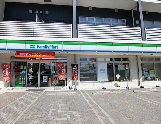 新子安センチュリー21(ファミリーマート横浜子安通三丁目店)