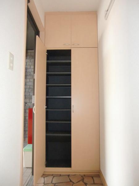 フェニックスE(玄関)