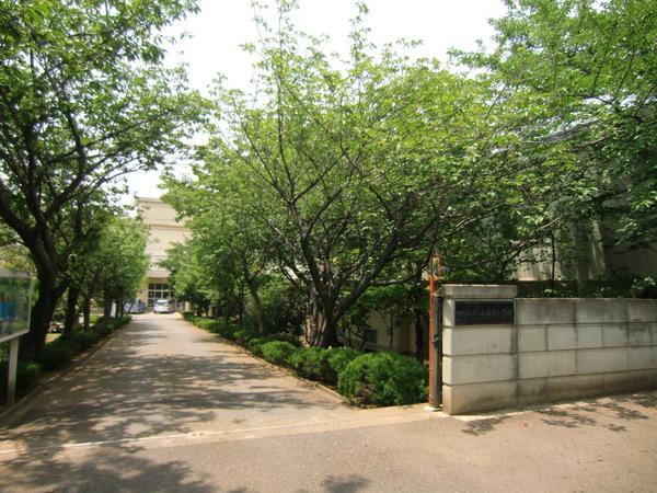 グランドサン伍番館(千葉市立みつわ台南小学校)