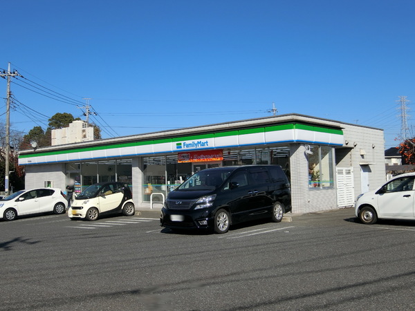 ラフィネ西都賀(ファミリーマート千葉貝塚店)