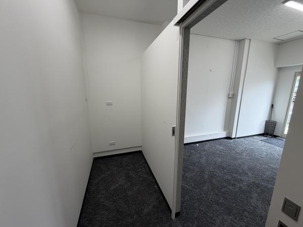 宇治市伊勢田町名木２丁目の店舗（建物一部）