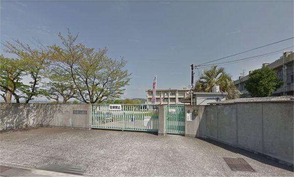 枚方市三栗２丁目のマンション(枚方市立西牧野小学校)