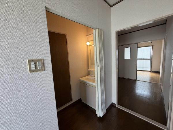 枚方市三栗２丁目のマンション