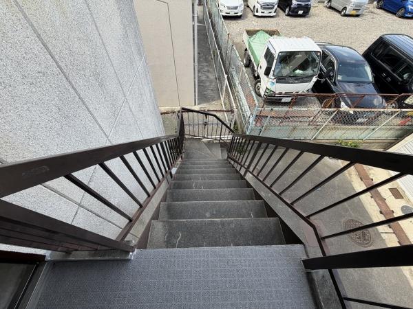 枚方市三栗２丁目のマンション