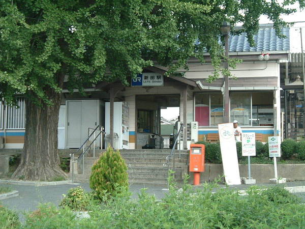 フローラル・アンリ(新田駅(JR奈良線))
