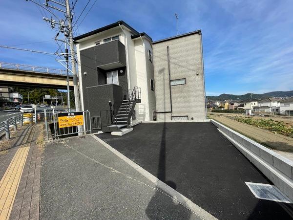 山科区上花山花ノ岡町貸家