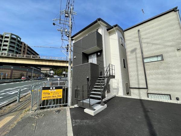 山科区上花山花ノ岡町店舗付き住宅