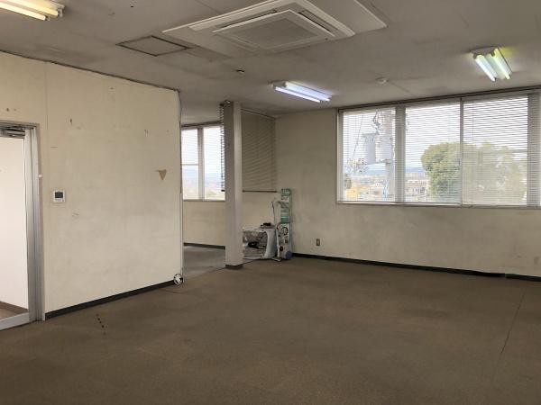 宇治市莵道西隼上りの事務所