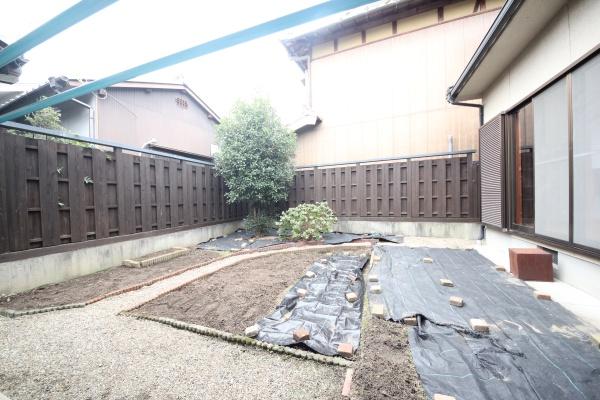 小倉町寺内貸家