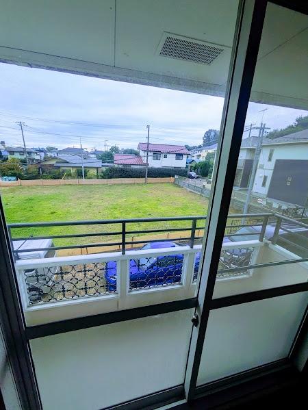 横浜市神奈川区三ツ沢南町のアパート(バルコニー)