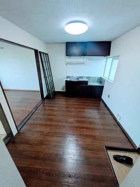 横浜市神奈川区三ツ沢南町のアパート(リビング)